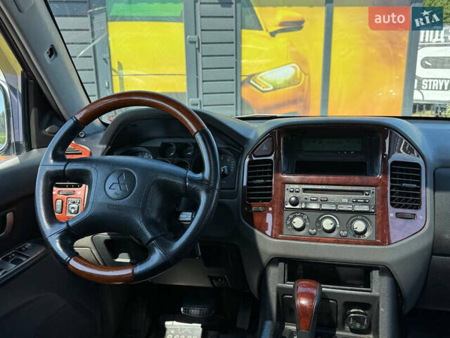 Серый Мицубиси Паджеро, объемом двигателя 3.2 л и пробегом 398 тыс. км за 7700 $, фото 38 на Automoto.ua