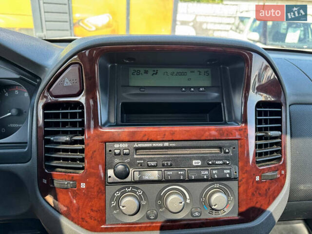 Серый Мицубиси Паджеро, объемом двигателя 3.2 л и пробегом 398 тыс. км за 7700 $, фото 56 на Automoto.ua