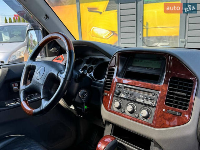 Серый Мицубиси Паджеро, объемом двигателя 3.2 л и пробегом 398 тыс. км за 7700 $, фото 31 на Automoto.ua