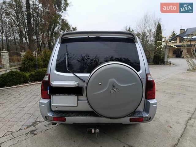 Серый Мицубиси Паджеро, объемом двигателя 3.5 л и пробегом 290 тыс. км за 7500 $, фото 2 на Automoto.ua