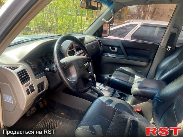 Міцубісі Паджеро 2004 у Миколаєві на Automoto.ua Сірий Міцубісі Паджеро, об'ємом двигуна 3.5 л та пробігом 248 тис. км за 6800 $, фото 4 на Automoto.ua
