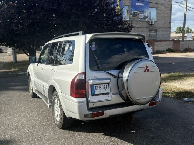 Серый Мицубиси Паджеро, объемом двигателя 3.2 л и пробегом 537 тыс. км за 5159 $, фото 2 на Automoto.ua