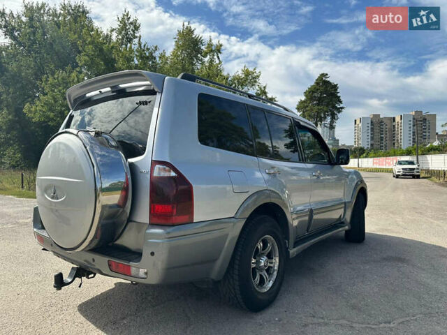 Серый Мицубиси Паджеро, объемом двигателя 3.5 л и пробегом 192 тыс. км за 7900 $, фото 2 на Automoto.ua