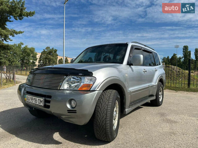 Серый Мицубиси Паджеро, объемом двигателя 3.5 л и пробегом 192 тыс. км за 7900 $, фото 1 на Automoto.ua