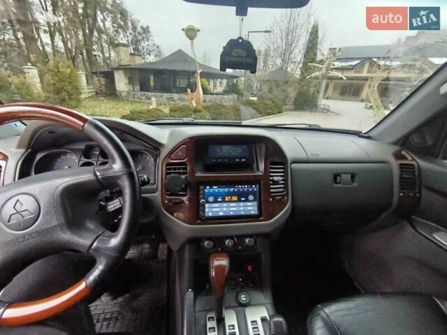 Серый Мицубиси Паджеро, объемом двигателя 3.5 л и пробегом 290 тыс. км за 7500 $, фото 7 на Automoto.ua