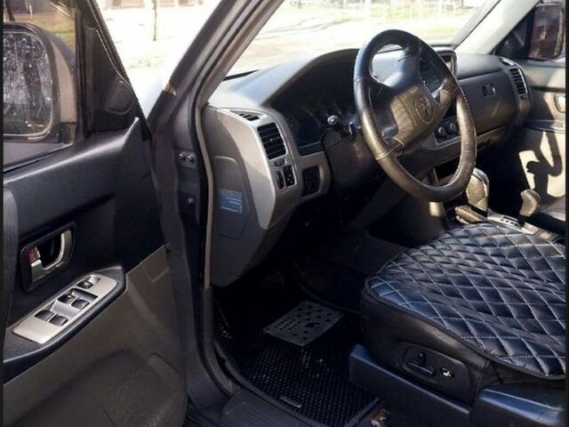 Серый Мицубиси Паджеро, объемом двигателя 3.2 л и пробегом 450 тыс. км за 10000 $, фото 7 на Automoto.ua