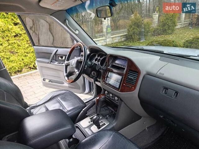 Серый Мицубиси Паджеро, объемом двигателя 3.5 л и пробегом 290 тыс. км за 7500 $, фото 18 на Automoto.ua