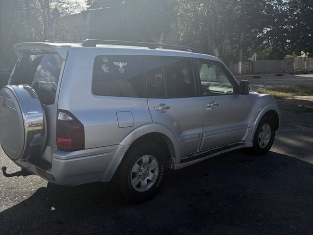 Серый Мицубиси Паджеро, объемом двигателя 3.2 л и пробегом 537 тыс. км за 5159 $, фото 1 на Automoto.ua