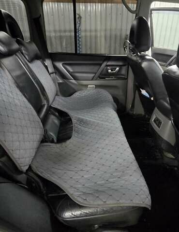 Сірий Міцубісі Паджеро, об'ємом двигуна 3.2 л та пробігом 346 тис. км за 9000 $, фото 13 на Automoto.ua