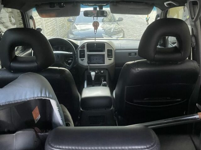 Сірий Міцубісі Паджеро, об'ємом двигуна 3.2 л та пробігом 370 тис. км за 6600 $, фото 2 на Automoto.ua