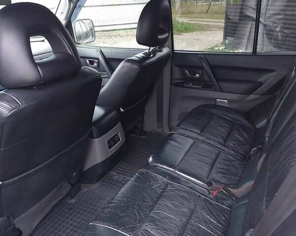 Серый Мицубиси Паджеро, объемом двигателя 3 л и пробегом 367 тыс. км за 7200 $, фото 10 на Automoto.ua