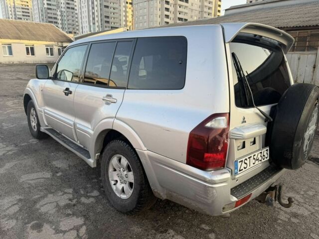 Серый Мицубиси Паджеро, объемом двигателя 3.2 л и пробегом 268 тыс. км за 4200 $, фото 1 на Automoto.ua