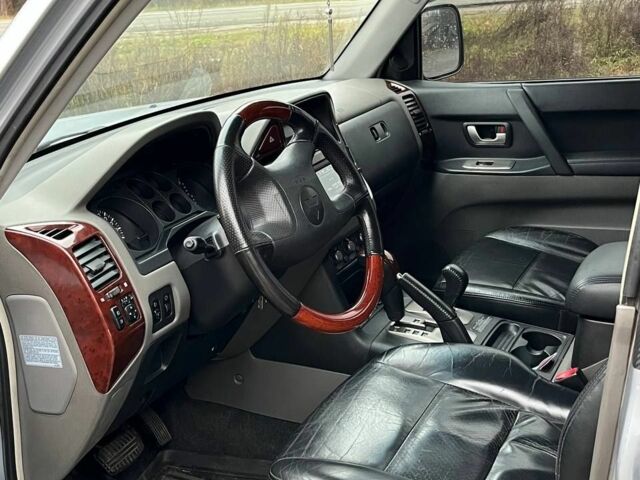 Серый Мицубиси Паджеро, объемом двигателя 3.5 л и пробегом 209 тыс. км за 7854 $, фото 5 на Automoto.ua