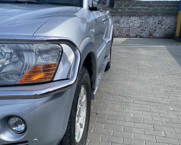 Серый Мицубиси Паджеро, объемом двигателя 2.97 л и пробегом 333 тыс. км за 8500 $, фото 3 на Automoto.ua