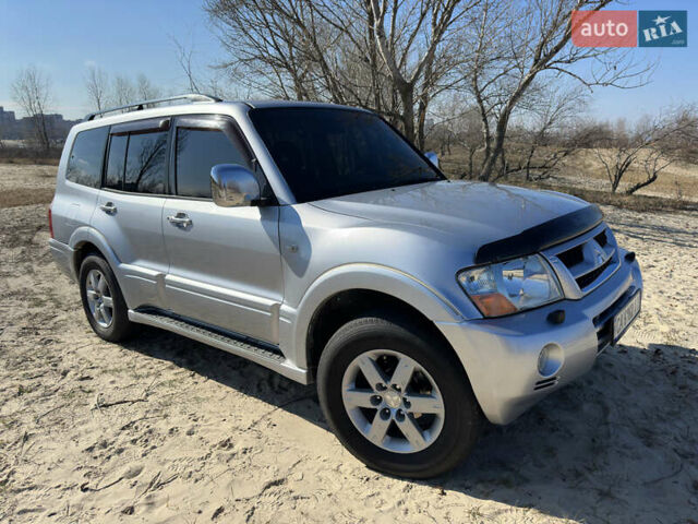 Сірий Міцубісі Паджеро, об'ємом двигуна 3.5 л та пробігом 200 тис. км за 7350 $, фото 4 на Automoto.ua