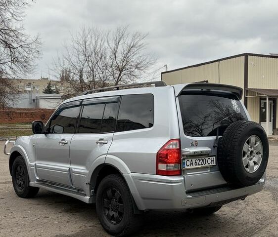 Серый Мицубиси Паджеро, объемом двигателя 3 л и пробегом 300 тыс. км за 5500 $, фото 6 на Automoto.ua