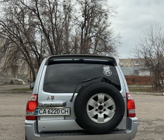 Серый Мицубиси Паджеро, объемом двигателя 3 л и пробегом 300 тыс. км за 5500 $, фото 5 на Automoto.ua