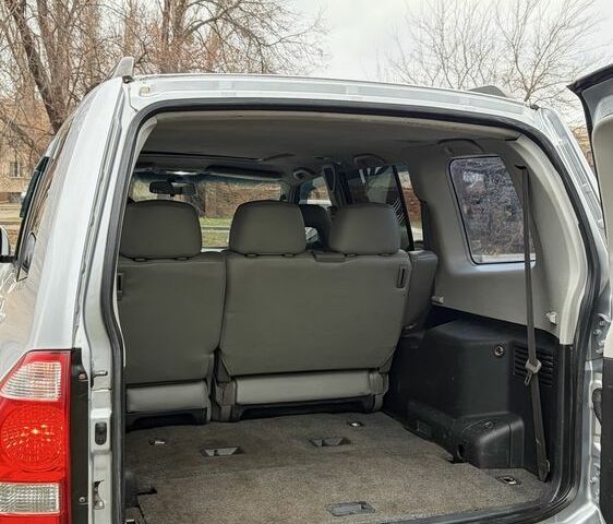 Серый Мицубиси Паджеро, объемом двигателя 3 л и пробегом 300 тыс. км за 5500 $, фото 22 на Automoto.ua