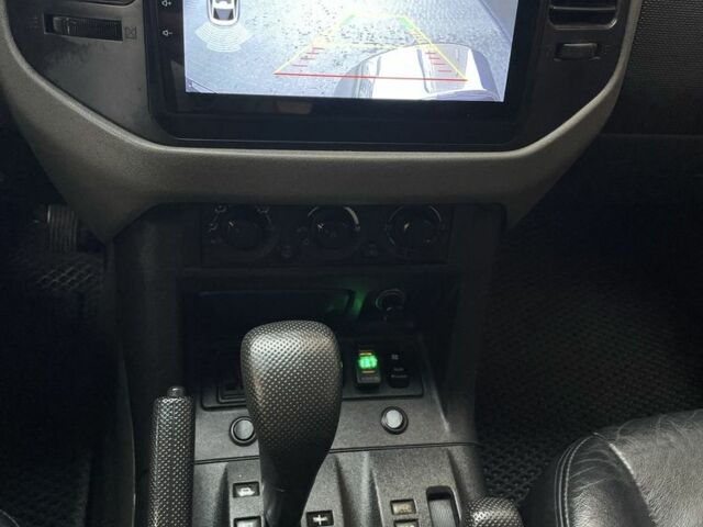 Серый Мицубиси Паджеро, объемом двигателя 3 л и пробегом 250 тыс. км за 9500 $, фото 7 на Automoto.ua