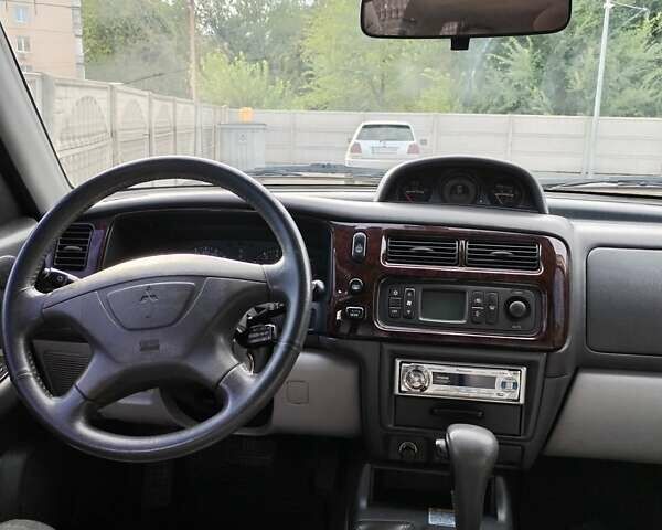 Сірий Міцубісі Паджеро, об'ємом двигуна 2.97 л та пробігом 215 тис. км за 8000 $, фото 1 на Automoto.ua