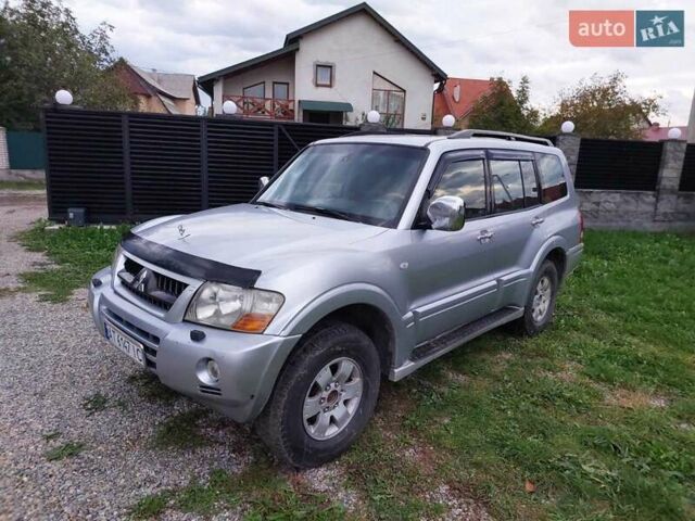 Серый Мицубиси Паджеро, объемом двигателя 3 л и пробегом 367 тыс. км за 6500 $, фото 1 на Automoto.ua