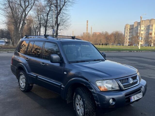 Серый Мицубиси Паджеро, объемом двигателя 3.2 л и пробегом 307 тыс. км за 5500 $, фото 2 на Automoto.ua