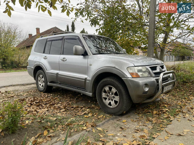 Серый Мицубиси Паджеро, объемом двигателя 3.5 л и пробегом 206 тыс. км за 8300 $, фото 1 на Automoto.ua