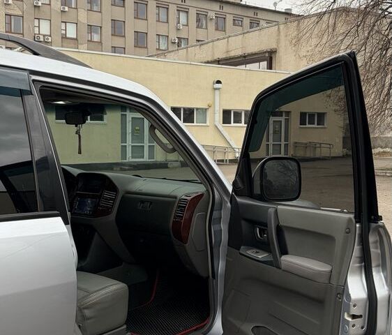 Серый Мицубиси Паджеро, объемом двигателя 3 л и пробегом 300 тыс. км за 5500 $, фото 17 на Automoto.ua