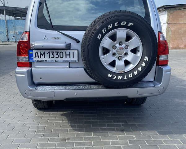 Серый Мицубиси Паджеро, объемом двигателя 2.97 л и пробегом 333 тыс. км за 8500 $, фото 4 на Automoto.ua