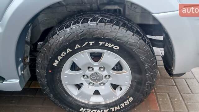 Сірий Міцубісі Паджеро, об'ємом двигуна 3.2 л та пробігом 277 тис. км за 8700 $, фото 19 на Automoto.ua