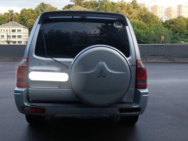 Серый Мицубиси Паджеро, объемом двигателя 3.2 л и пробегом 265 тыс. км за 7800 $, фото 2 на Automoto.ua