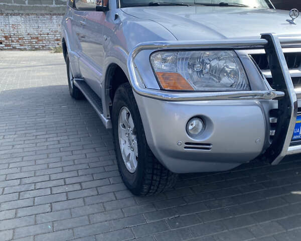 Серый Мицубиси Паджеро, объемом двигателя 2.97 л и пробегом 333 тыс. км за 8500 $, фото 2 на Automoto.ua