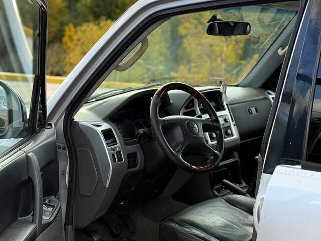 Серый Мицубиси Паджеро, объемом двигателя 3.2 л и пробегом 350 тыс. км за 4200 $, фото 8 на Automoto.ua