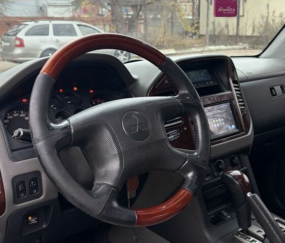 Серый Мицубиси Паджеро, объемом двигателя 3 л и пробегом 300 тыс. км за 5500 $, фото 12 на Automoto.ua