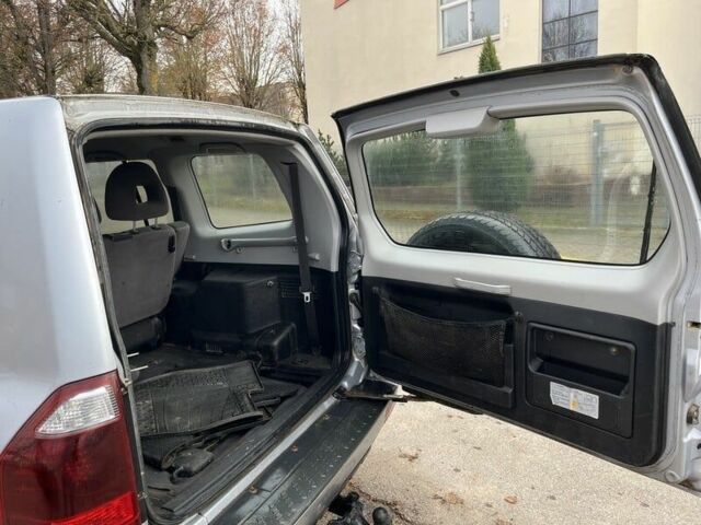 Сірий Міцубісі Паджеро, об'ємом двигуна 3.2 л та пробігом 327 тис. км за 2700 $, фото 7 на Automoto.ua