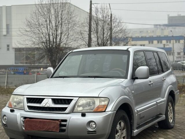 Сірий Міцубісі Паджеро, об'ємом двигуна 3.2 л та пробігом 265 тис. км за 4550 $, фото 2 на Automoto.ua