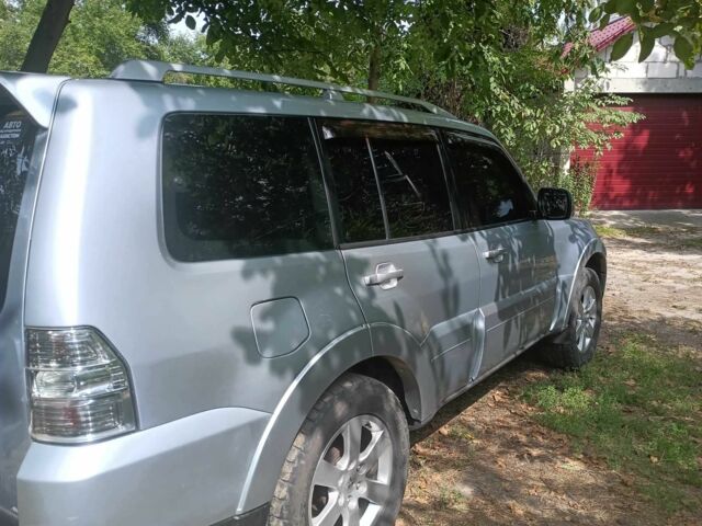 Серый Мицубиси Паджеро, объемом двигателя 3.8 л и пробегом 320 тыс. км за 9700 $, фото 3 на Automoto.ua