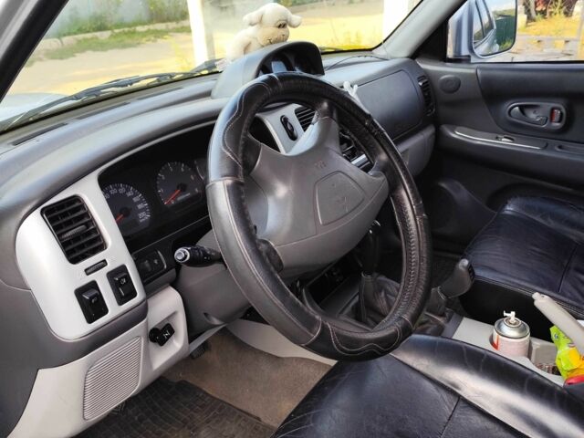 Серый Мицубиси Паджеро, объемом двигателя 2.5 л и пробегом 200 тыс. км за 10000 $, фото 7 на Automoto.ua