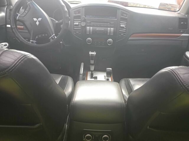 Серый Мицубиси Паджеро, объемом двигателя 3.8 л и пробегом 320 тыс. км за 9700 $, фото 12 на Automoto.ua