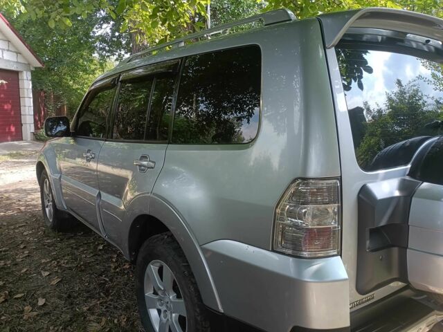 Серый Мицубиси Паджеро, объемом двигателя 3.8 л и пробегом 320 тыс. км за 9700 $, фото 4 на Automoto.ua