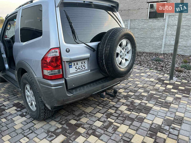 Міцубісі Паджеро 2006 у Дніпро (Дніпропетровську) на Automoto.ua Сірий Міцубісі Паджеро, об'ємом двигуна 3 л та пробігом 252 тис. км за 12500 $, фото 5 на Automoto.ua