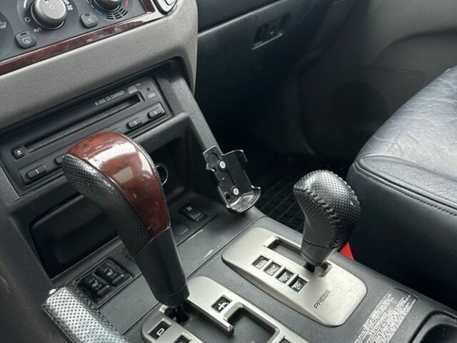 Сірий Міцубісі Паджеро, об'ємом двигуна 3.2 л та пробігом 265 тис. км за 4550 $, фото 11 на Automoto.ua