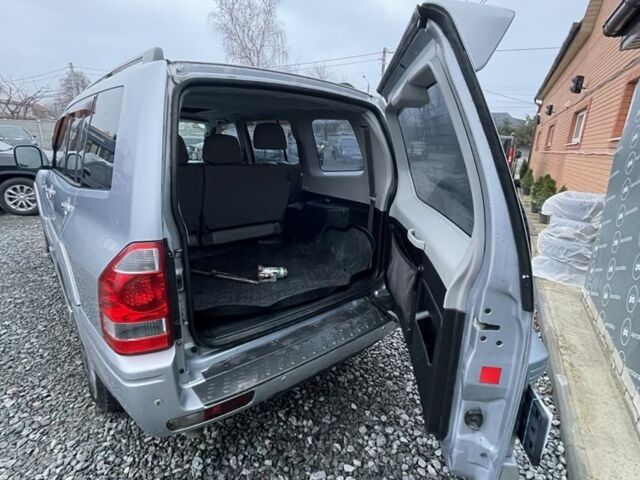 Серый Мицубиси Паджеро, объемом двигателя 3.8 л и пробегом 355 тыс. км за 7300 $, фото 6 на Automoto.ua