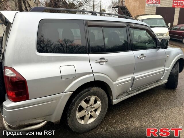Серый Мицубиси Паджеро, объемом двигателя 3.5 л и пробегом 214 тыс. км за 6800 $, фото 1 на Automoto.ua