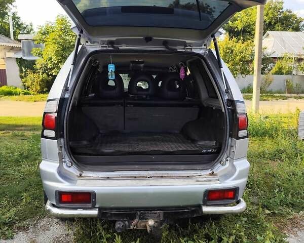 Сірий Міцубісі Паджеро, об'ємом двигуна 2.5 л та пробігом 200 тис. км за 10000 $, фото 4 на Automoto.ua