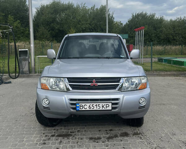 Серый Мицубиси Паджеро, объемом двигателя 3.2 л и пробегом 359 тыс. км за 7900 $, фото 1 на Automoto.ua