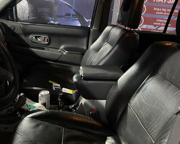 Сірий Міцубісі Паджеро, об'ємом двигуна 3 л та пробігом 208 тис. км за 9900 $, фото 8 на Automoto.ua