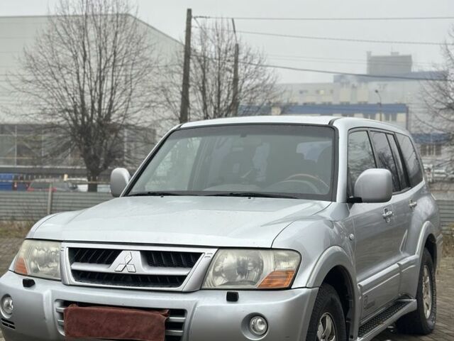 Сірий Міцубісі Паджеро, об'ємом двигуна 3.2 л та пробігом 265 тис. км за 4550 $, фото 1 на Automoto.ua