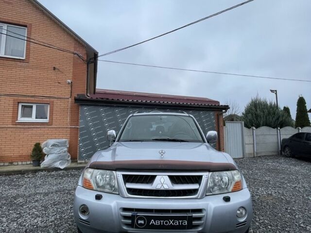 Серый Мицубиси Паджеро, объемом двигателя 3.8 л и пробегом 355 тыс. км за 7300 $, фото 1 на Automoto.ua