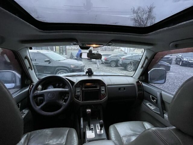 Серый Мицубиси Паджеро, объемом двигателя 3.8 л и пробегом 355 тыс. км за 7300 $, фото 5 на Automoto.ua